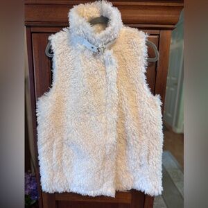 INC International Concepts White Faux Fur Vest NWT size Medium